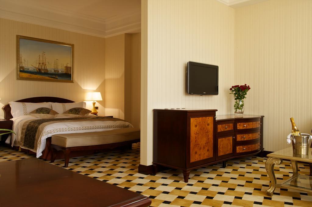 Royal Tulip 5*
